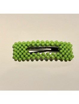 firkantet hårspænde med grønne perler